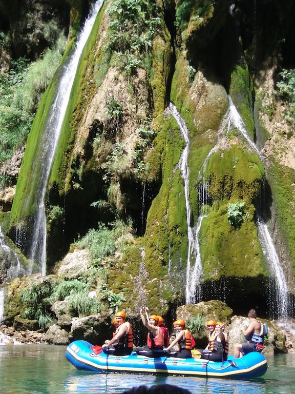 ホテル Rafting Center Drina Tara Bastasi エクステリア 写真