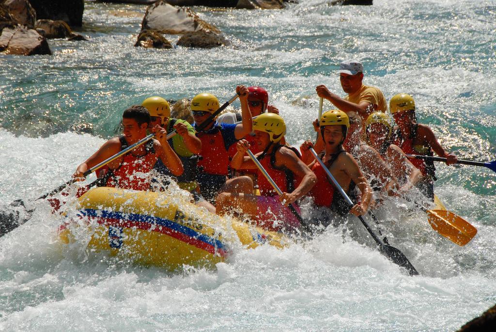 ホテル Rafting Center Drina Tara Bastasi エクステリア 写真