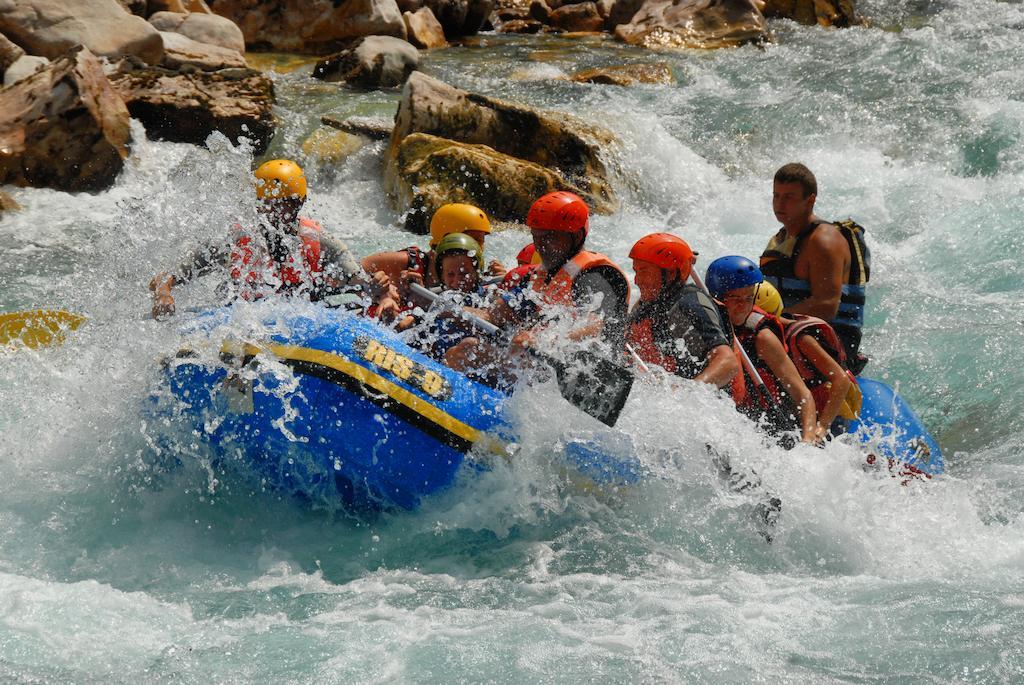 ホテル Rafting Center Drina Tara Bastasi エクステリア 写真